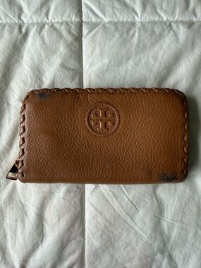 Tory Burch Brown Whipstitch Leather Zip Wallet